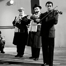 Mengenang Heroisme Grup Musik Klasik di Dek Kapal Titanic