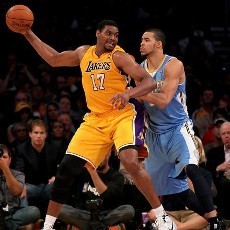 Kalahkan Nuggets, Lakers Lolos ke Playoff