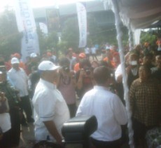 Dahlan Iskan Ajak BRI Bagi-bagi Sembako di Muara Angke