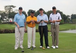 Dijamu Menteri, John Key Bermain Golf di Halim