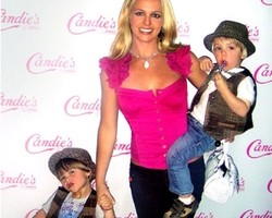 Tenangkan Anak, Britney Spears Beri Rp 1,5 Juta ke Pramusaji