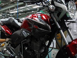 Honda Tiger Tampil dengan Warna dan Striping Baru