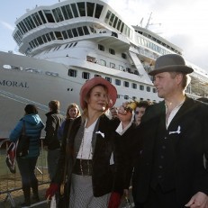 Menuntaskan Perjalanan Sang Nenek di Kapal Titanic