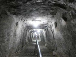 Menjelajahi Lobang Jepang di Bukittinggi