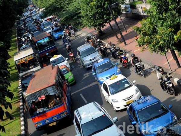 Tidak Diurus, Angkutan Umum Susut Drastis
