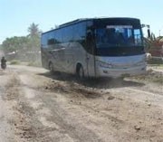 Anyer, Indah Pantaimu, Hancur Jalananmu