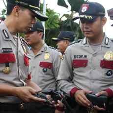 Giliran Polrestabes Surabaya Cek Senpi Anggotanya