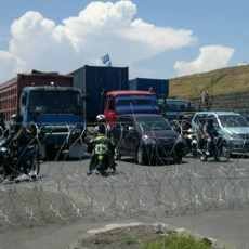 Akhiri Blokir Porong, Ribuan Korban Lumpur Geruduk Kantor Gubernur Jatim