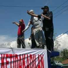 Kapolda Jatim Temui Warga Korban Lumpur Lapindo
