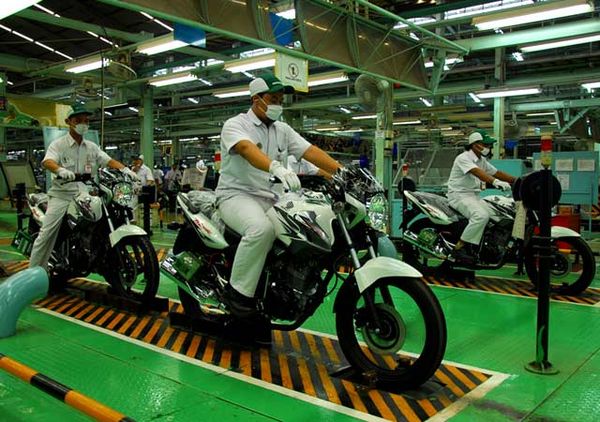 AHM Rilis Warna dan Stripe Baru Honda Tiger