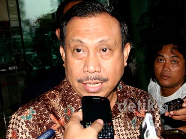 KPK Periksa Hamka Yandhu & Dudhi Makmun