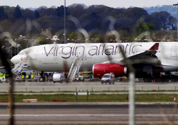 Airbus Mendarat Darurat di London