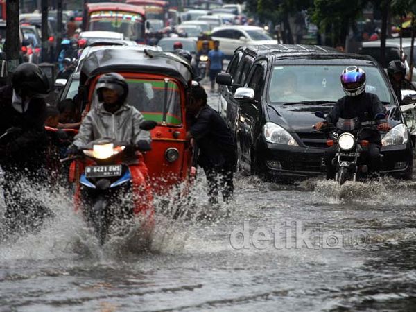 Hujan Deras, Fatmawati Tergenang