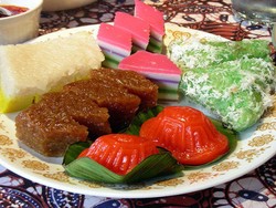 Cicipi Aneka Hidangan Tradisional Di Festival Jajanan Nusantara