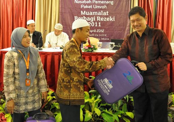 Muamalat Berangkatkan 100 Nasabah Umroh