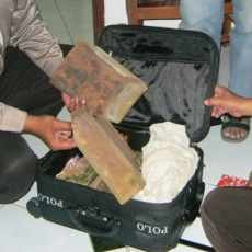 Kepincut Tas Koper Isi Genteng, Warga Sumenep Tertipu di Situbondo