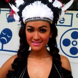 Lagi Galau, Jupe Ingin Dapat Hidayah Setelah Umroh