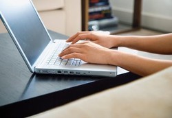 1 dari 4 Wanita Salah Beli Obat Karena Tanya Dokter Google