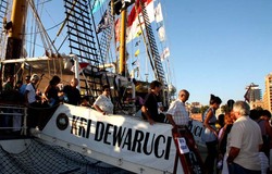 Hore! KRI Dewaruci Tiba di New Orleans, AS Hore! KRI Dewaruci Tiba di New Orleans, AS