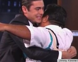 Wow! Zac Efron Menang Lomba Buka Bra