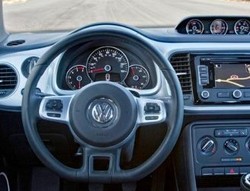 10 Mobil Berinterior Terbaik