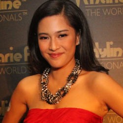 Wow..Dian Sastro Sudah Langsing Lagi