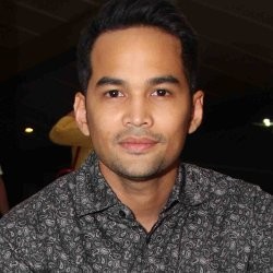 Teuku Wisnu Wisuda Dulu Baru Nikah