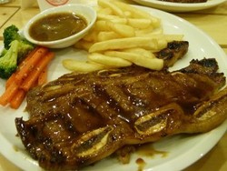 Empuk Juicy Steak Lezat a la Mels Meat Factory