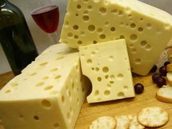 Karena Ulah Bakteri Keju Swiss Jadi Berlubang-lubang