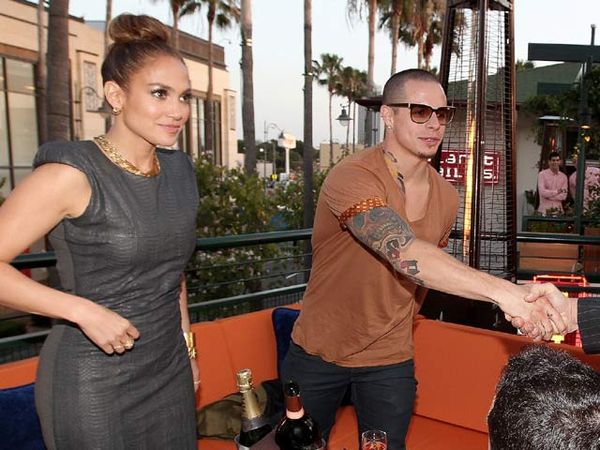 J-Lo Hang Out Bareng Brondongnya