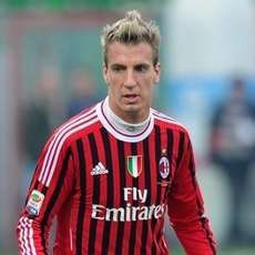 Milan Yakin Juve Terpeleset