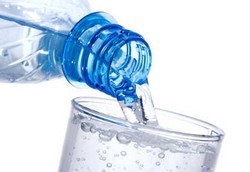 Agar Steril, Jemur Air Minum Ditambah Air Jeruk Nipis