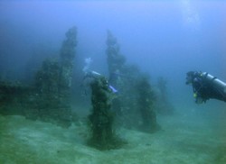 Keren! Ada Candi Bawah Laut di Bali