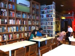 Menikmati Keelokan Cerita Puisi Venus and Adonis Bersama Iced Chocolate