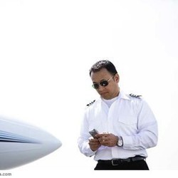 Walah, Pilot Lupa Mendaratkan Pesawat Karena Asyik SMSan