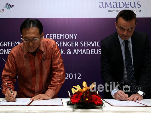 Garuda Tingkatkan Sistem Layanan Penumpang