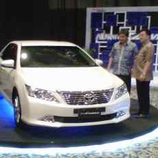 Camry Hybrid Mulai Merambah Pasar Surabaya