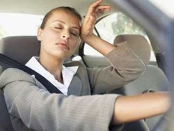 Menyetir Setelah Makan Siang Bisa Menyebabkan Kantuk