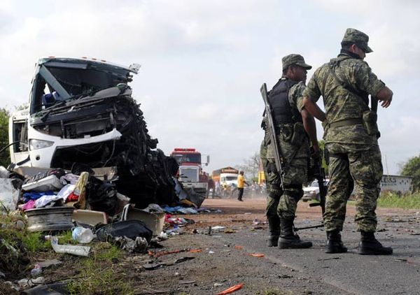 Bus vs Trailer di Meksiko, 43 Orang Tewas