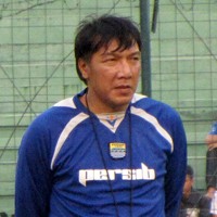 Menguji Racikan Robby Darwis di Kandang Lawan