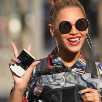 Beyonce Setia dengan BlackBerry Porschenya