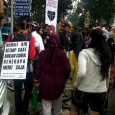 Sejumlah Komunitas Peringati Hari Bumi di CFD Dago