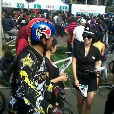 Wow, 5 Ribu Kolor Pria Dibagikan Gratis di CFD Dago