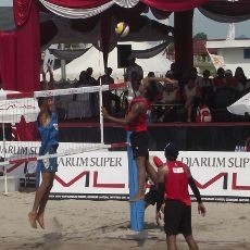 Koko/Ade Selangkah Lagi Juara