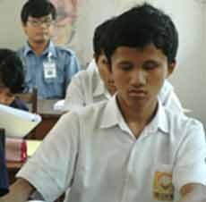 Enam Siswa Tuna Netra SMP YPAB Ikuti UN