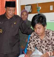 Diserang Liver dan Tifus, Pelajar Lamongan UN di Rumah Sakit