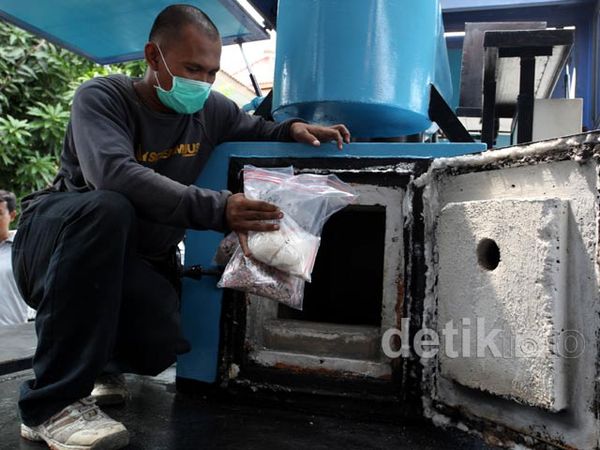 Sabu dan Ribuan Butir Ekstasi Dimusnahkan