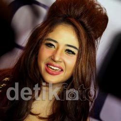 Manggung di Pinggiran, Dewi Persik Dibayar Rp 50 Ribu