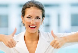 Perempuan Sibuk Lebih Suka Dipuji Dibanding Bercinta