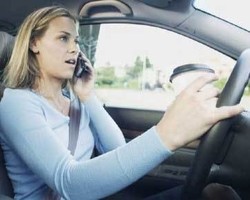 Riset: Istri Lebih Sering Telpon Ketimbang Suami